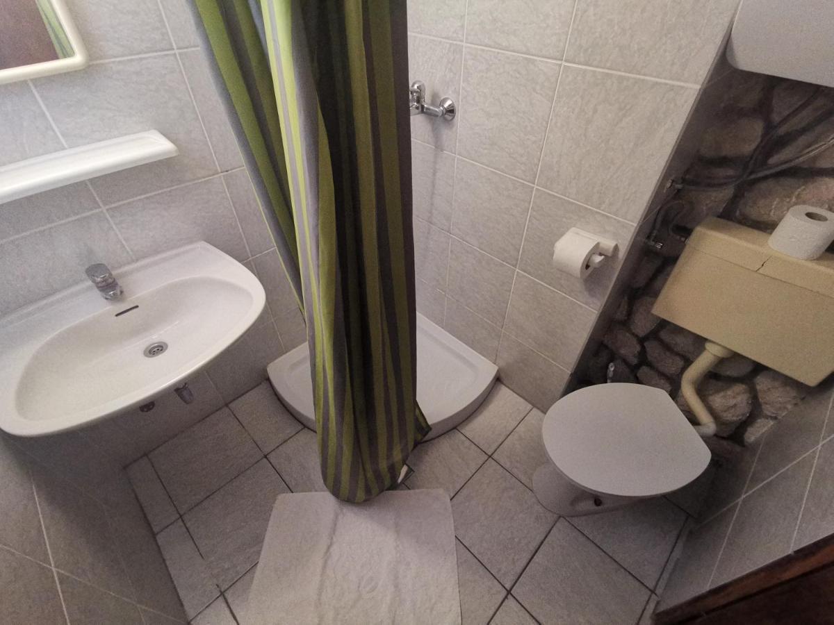 Apartments Niko Драмал Екстериор снимка
