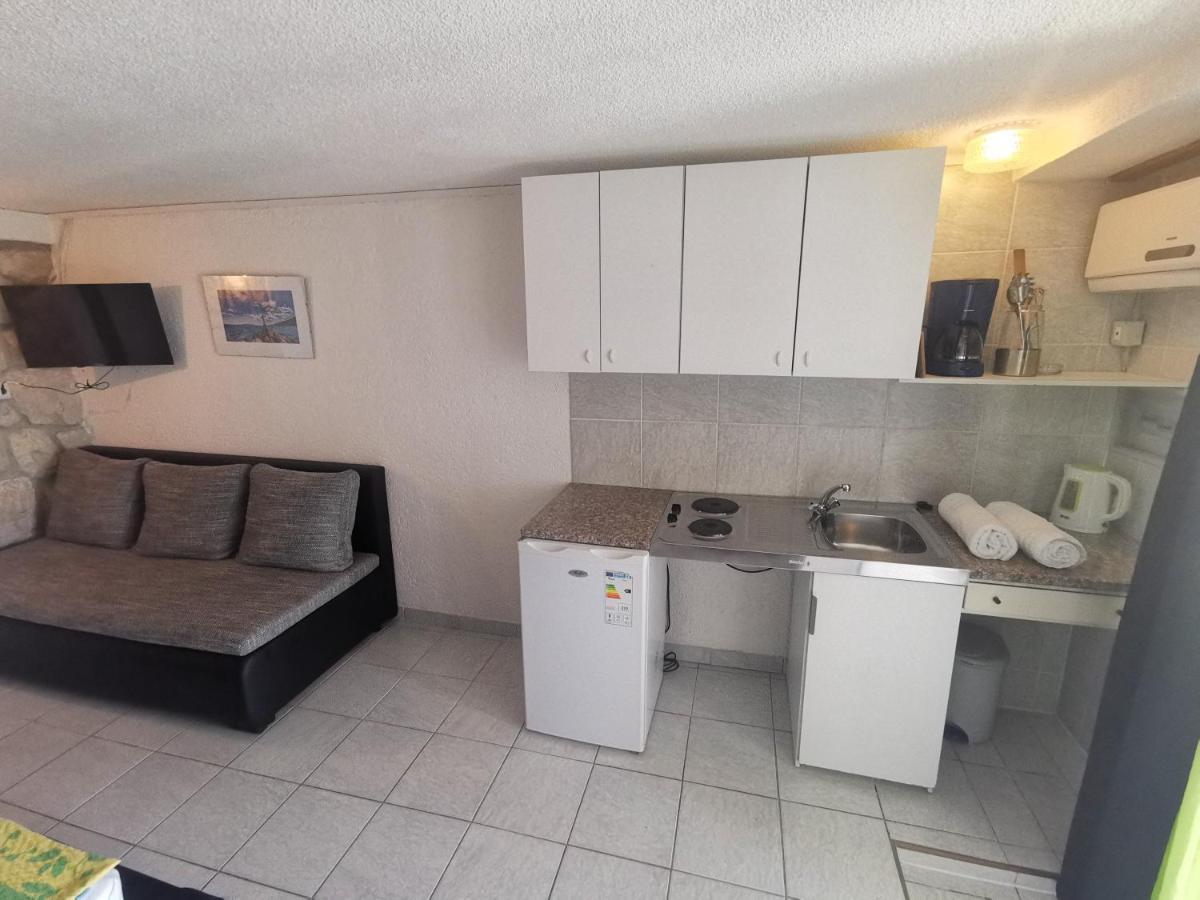 Apartments Niko Драмал Екстериор снимка