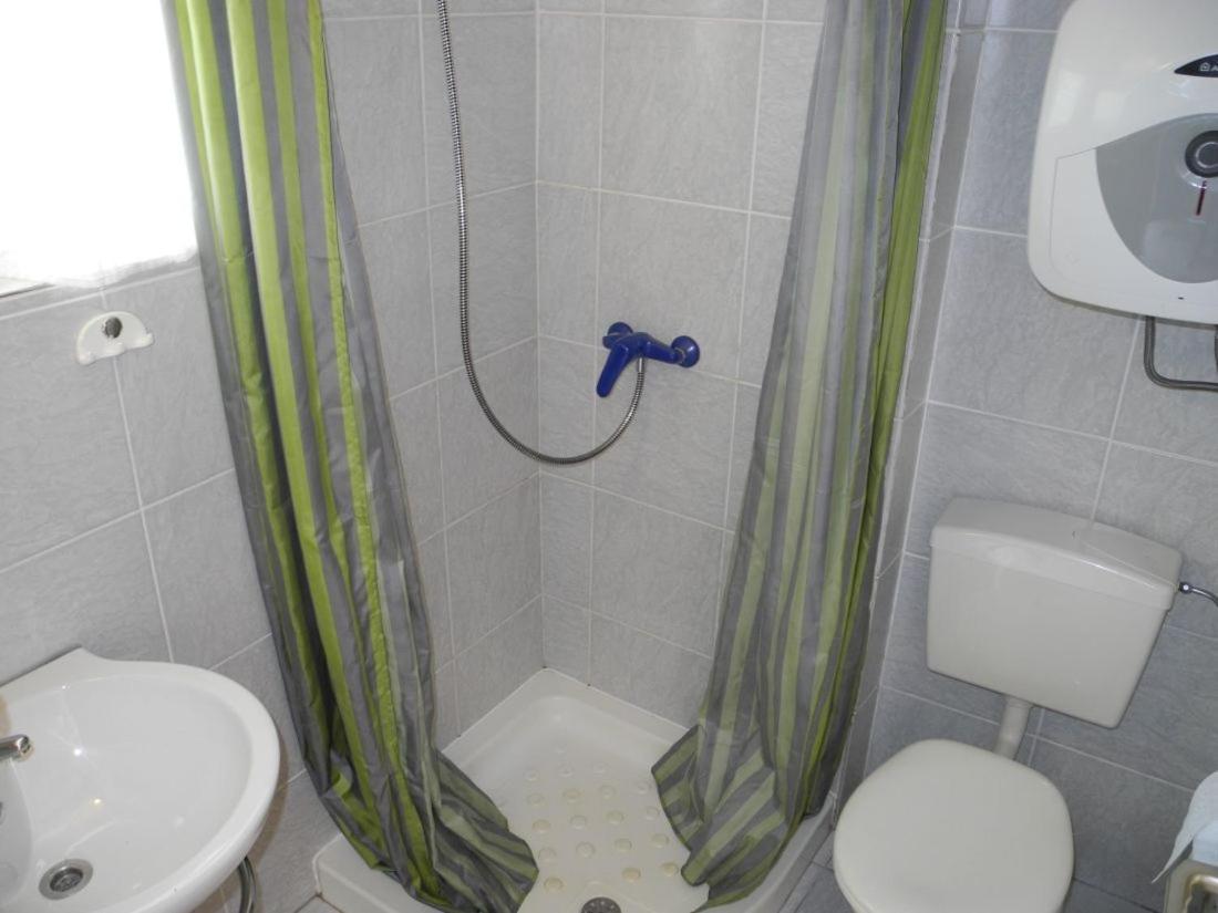 Apartments Niko Драмал Екстериор снимка