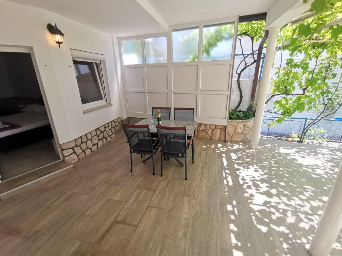 Apartments Niko Драмал Екстериор снимка