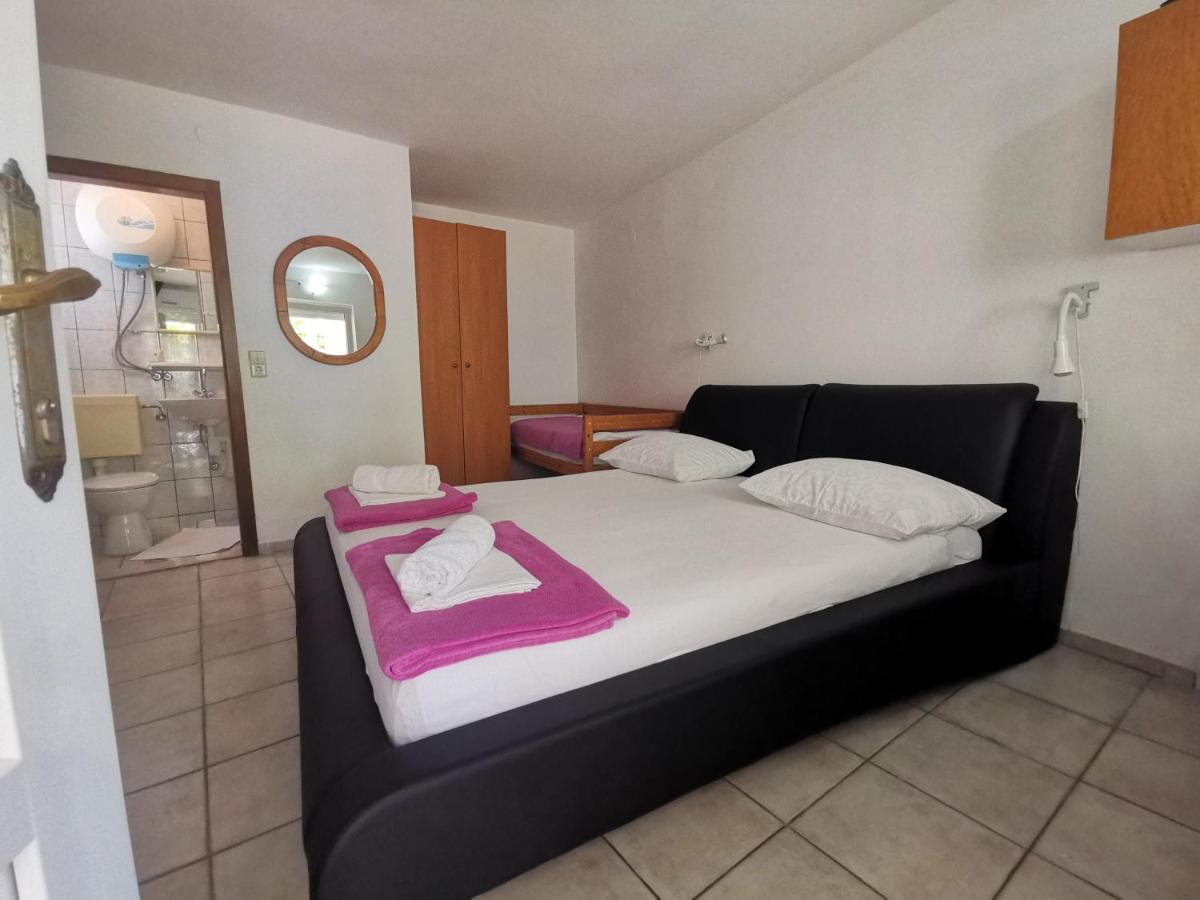 Apartments Niko Драмал Екстериор снимка