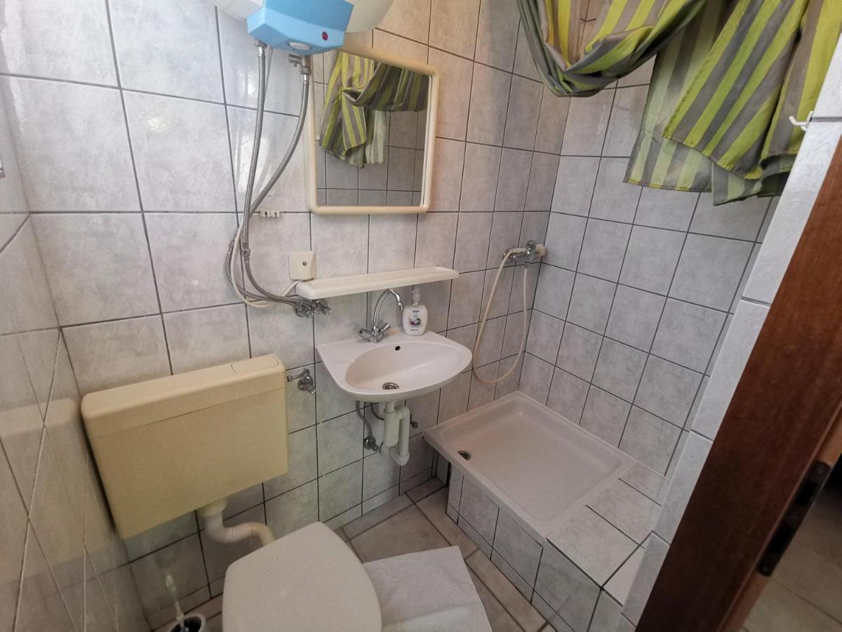 Apartments Niko Драмал Екстериор снимка