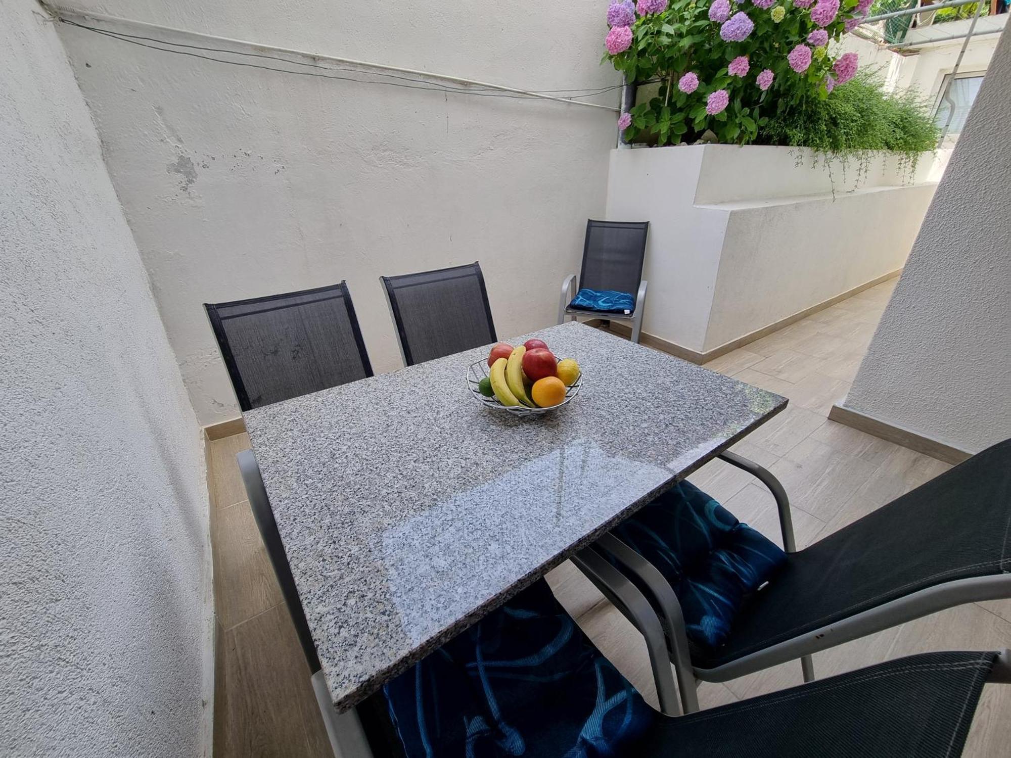 Apartments Niko Драмал Екстериор снимка