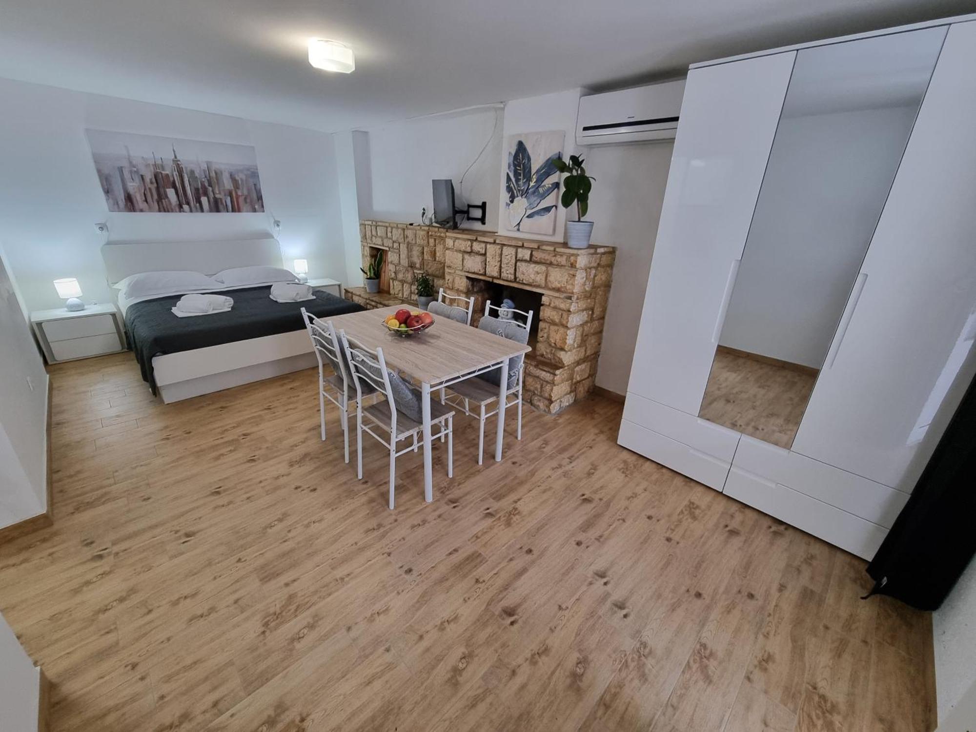 Apartments Niko Драмал Екстериор снимка