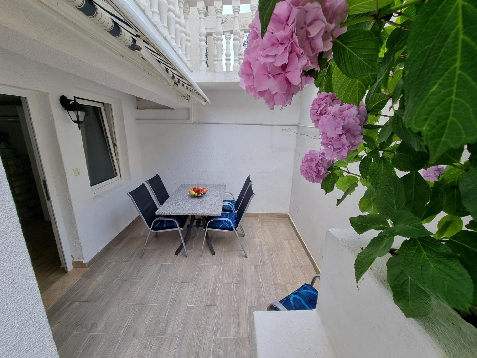 Apartments Niko Драмал Екстериор снимка