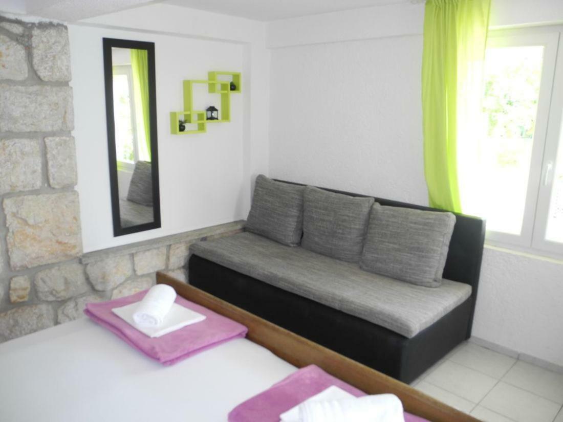Apartments Niko Драмал Екстериор снимка